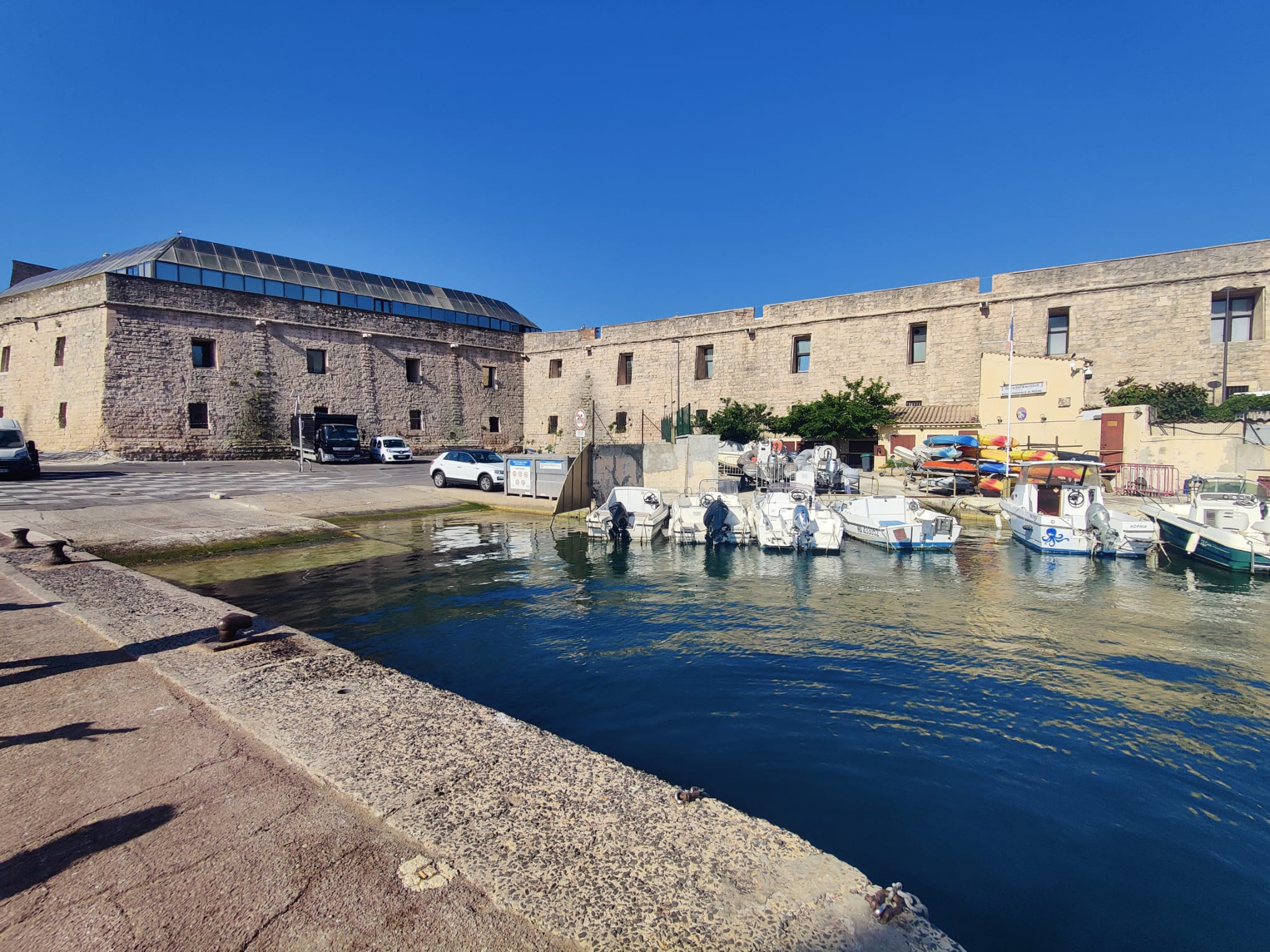 Balades en Mer Quai Marcel Pagnol Quai Marcel Pagnol pour embarquer